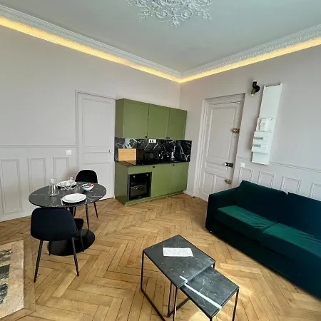 La Violette Apartment