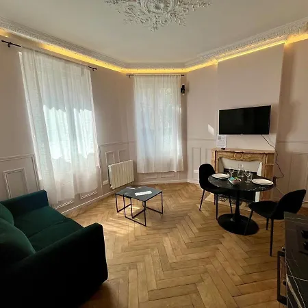 La Violette Apartment *